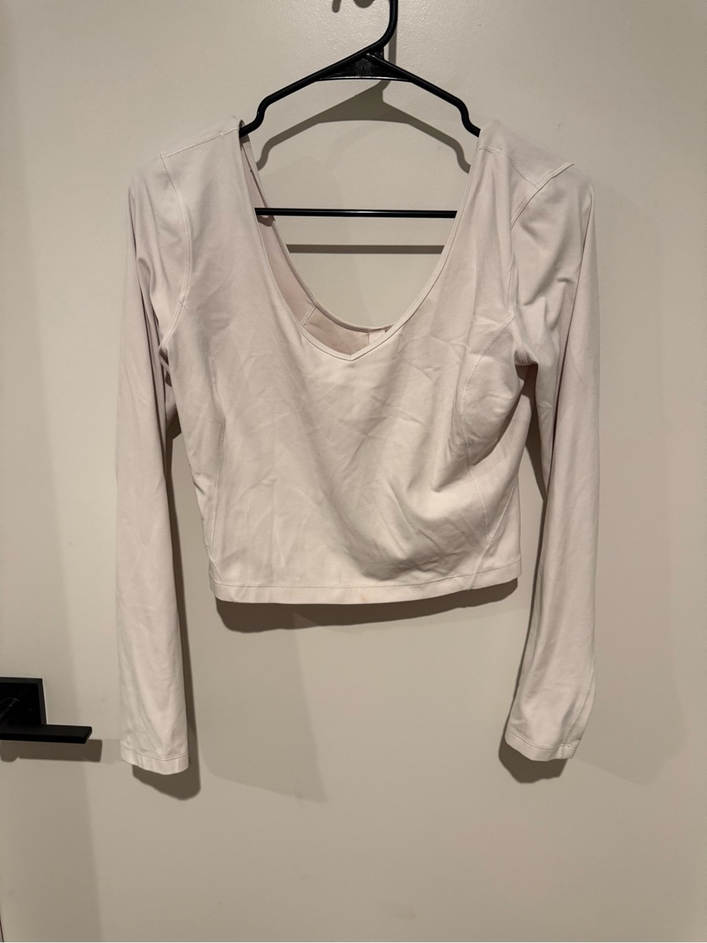 lululemon athletica White Long Sleeve V-Neck Cropped Top *read description*
